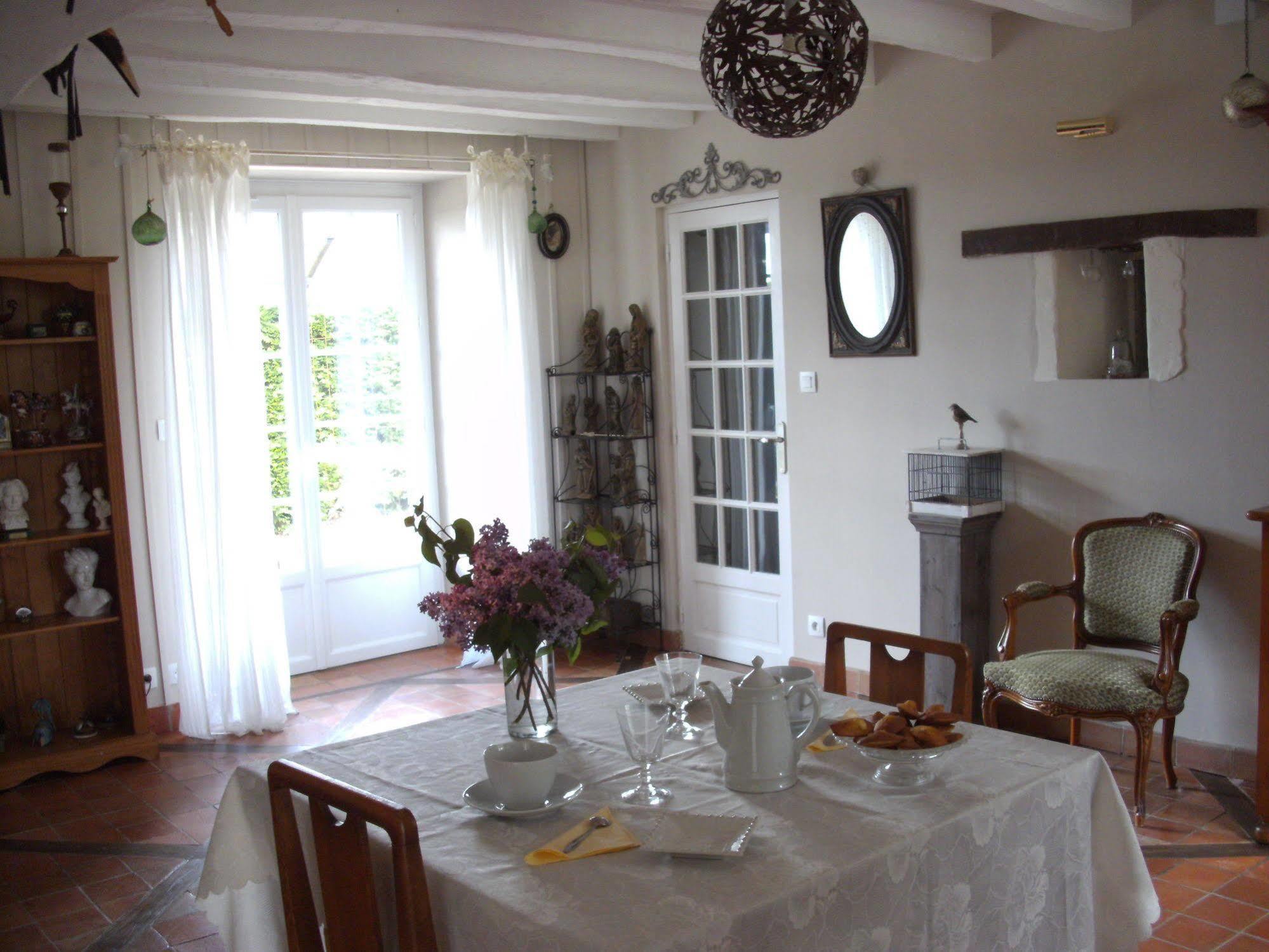 Les Roulottes De La Brauderie Villa Brissarthe Exterior photo